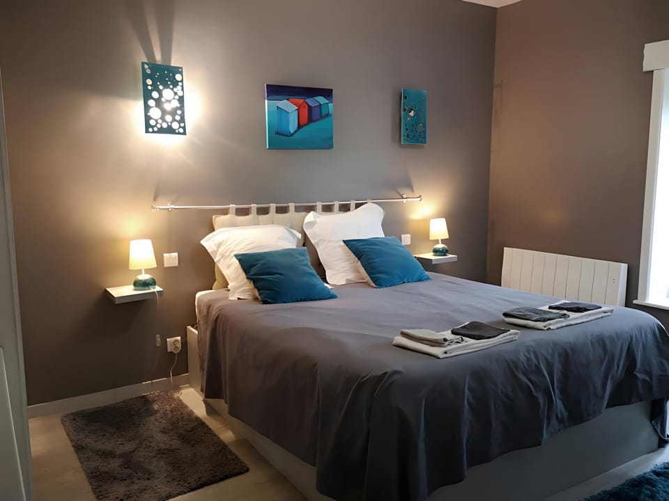 Living room, Bedroom