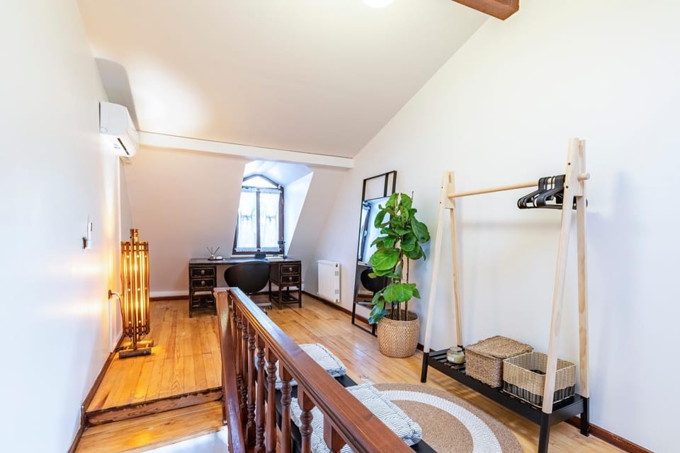 Entire Private Building Walk to Galata 6 Guests House in Istanbul