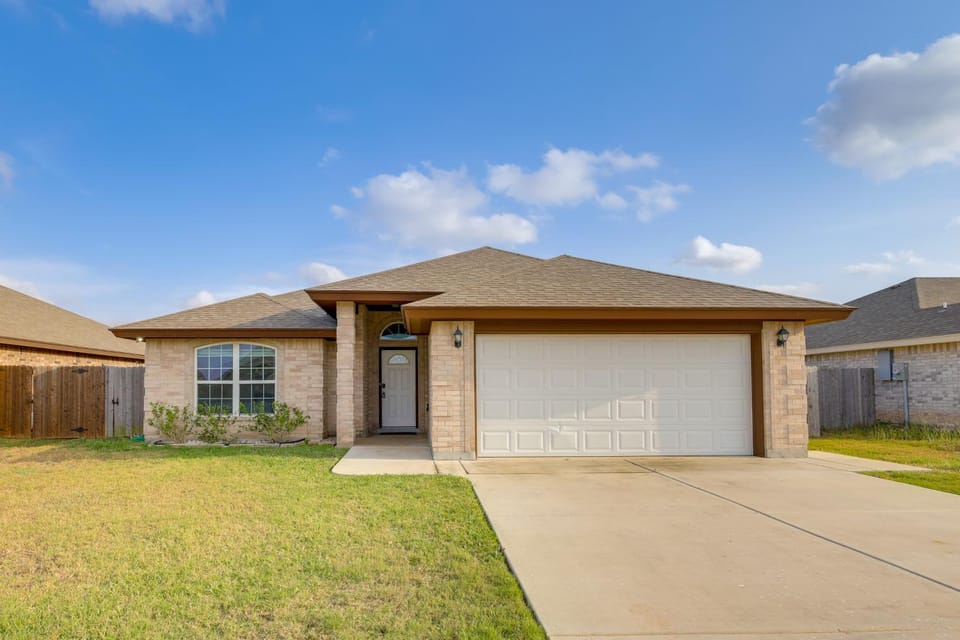 Easy Living in Brownsville! Home Near Med Center House in Brownsville