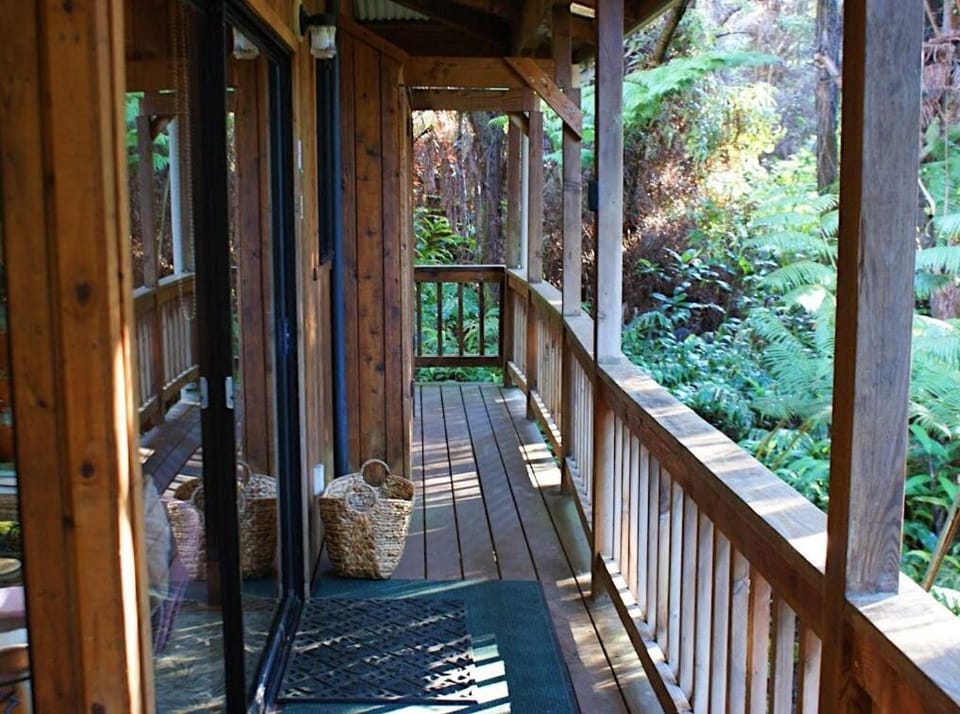 Beautiful Cedar Cottage in Volcano House in Volcano