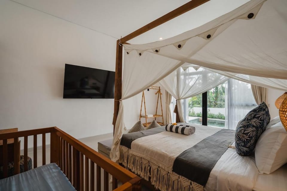 6 mins to La Brisa, Dream Stay Canggu No 2 Villa in North Kuta