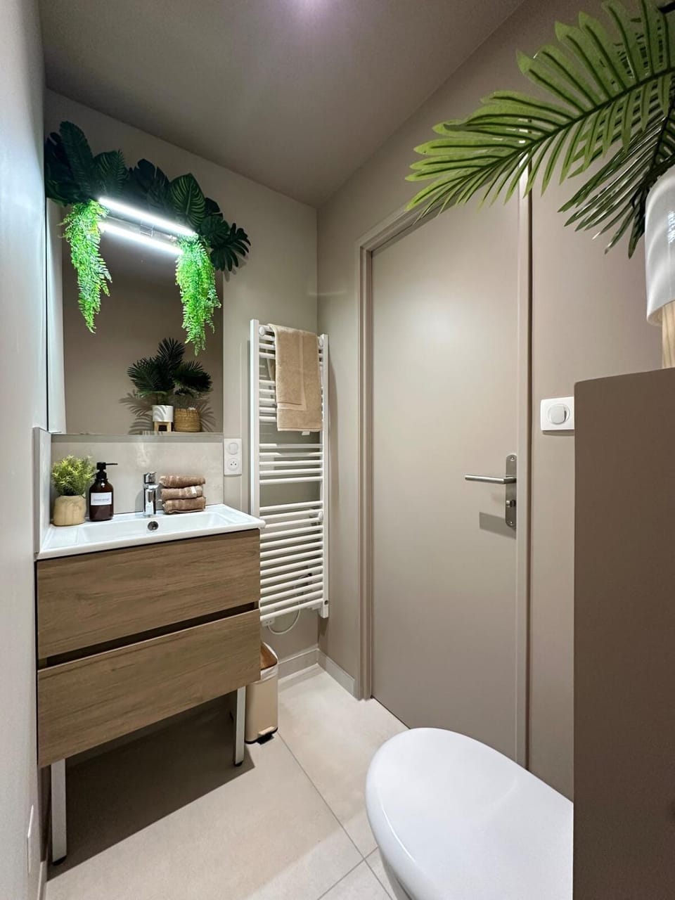 Bathroom, Spa and wellness centre/facilities