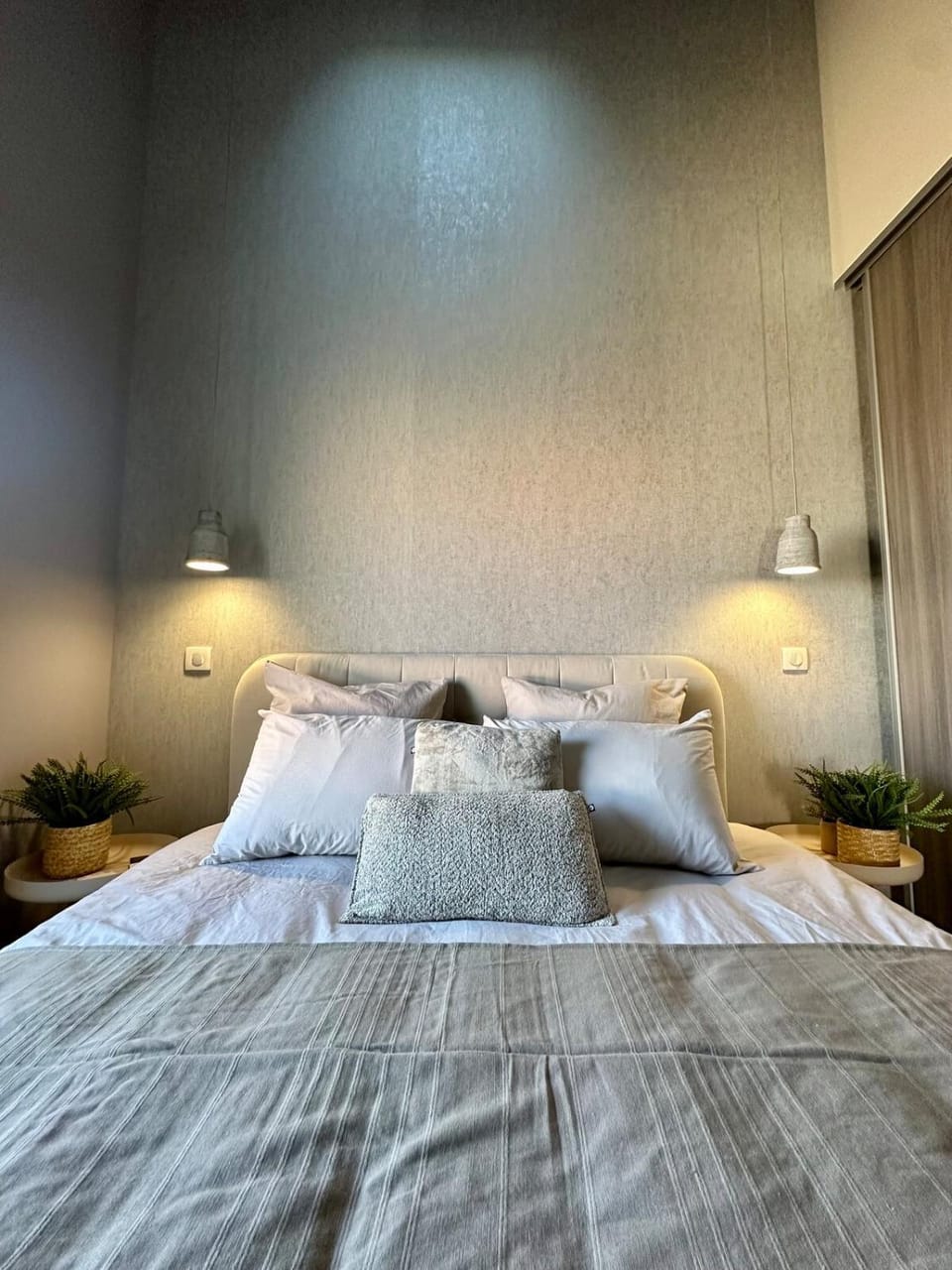 Bed, Bedroom