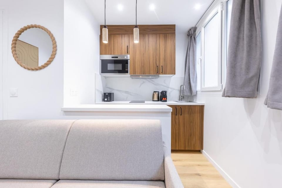 Stylish 4 stars Apartment near Montmartre & Metro Apartment in Paris