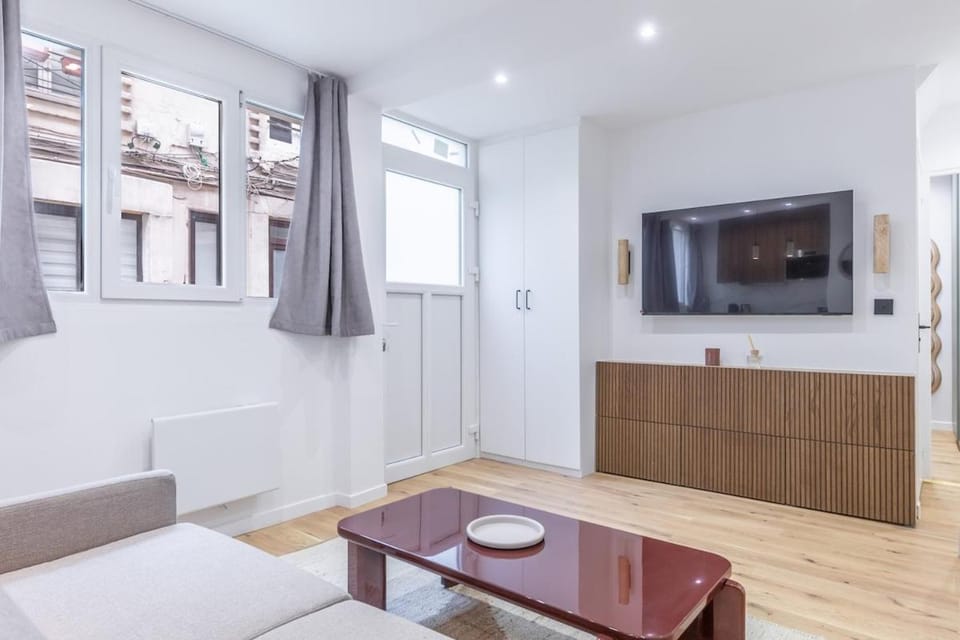 Stylish 4 stars Apartment near Montmartre & Metro Apartment in Paris