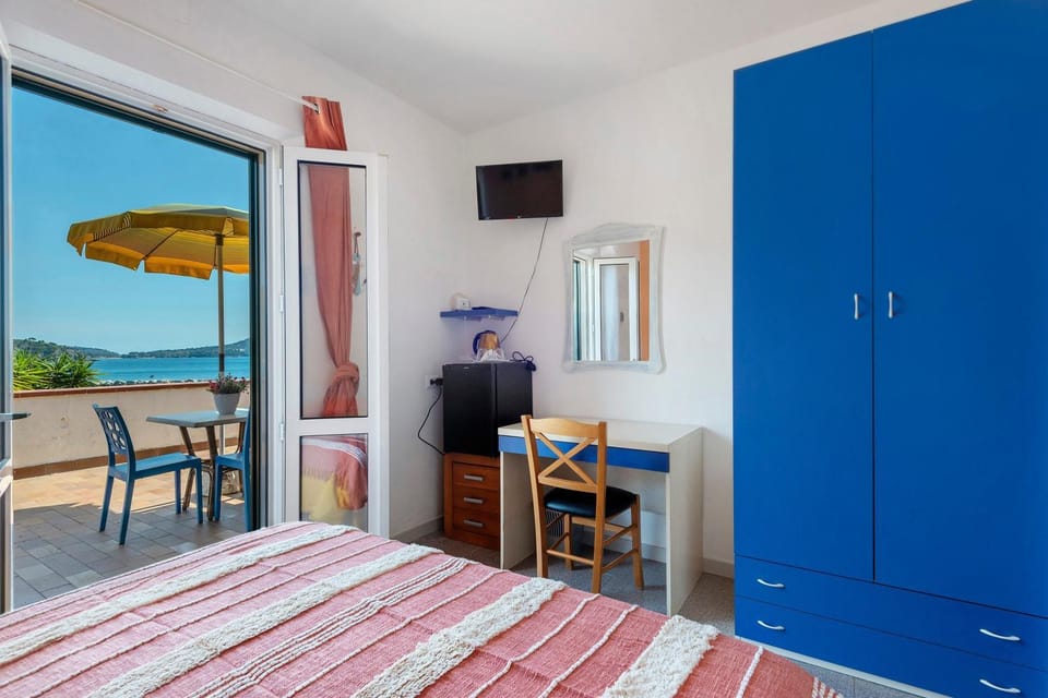 Property building, Living room, Bedroom