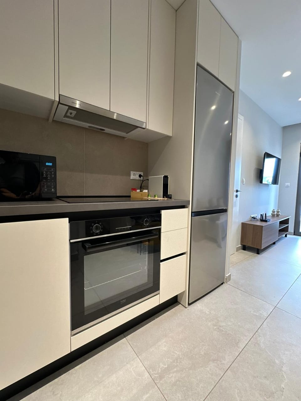 Kitchen or kitchenette, dishwasher, oven, pet friendly, stove