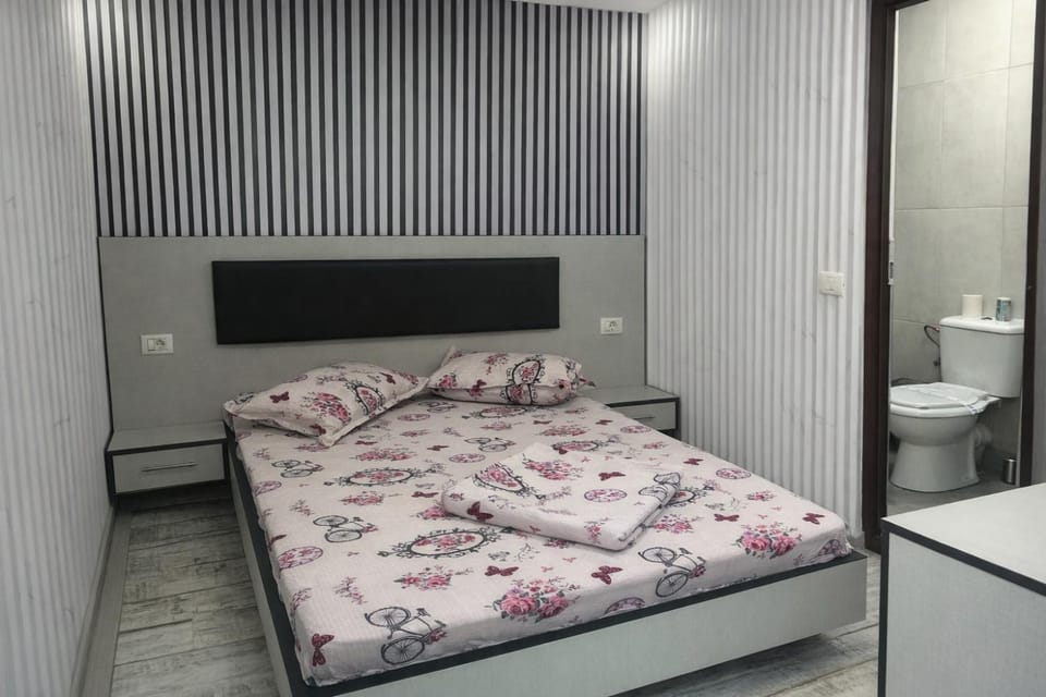 White house Bed and Breakfast in Constanta