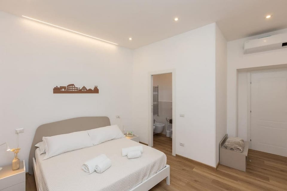 Bed, Photo of the whole room, Bedroom, towels, wardrobe, air conditioner