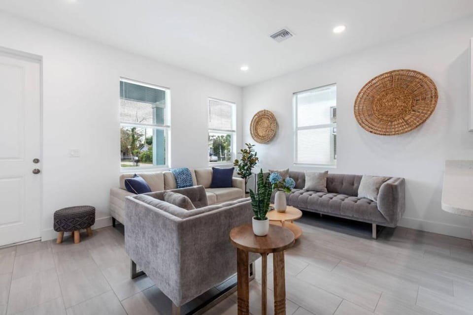 Charming Newly Built Home House in West Palm Beach