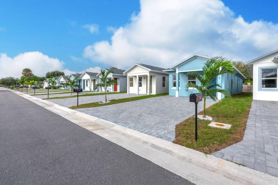Charming Newly Built Home House in West Palm Beach