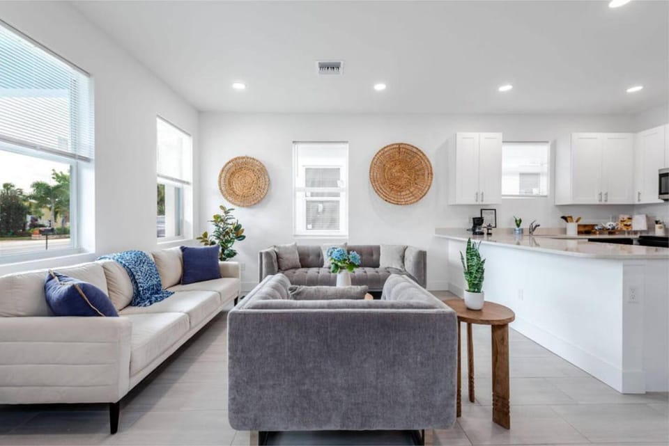 Charming Newly Built Home House in West Palm Beach