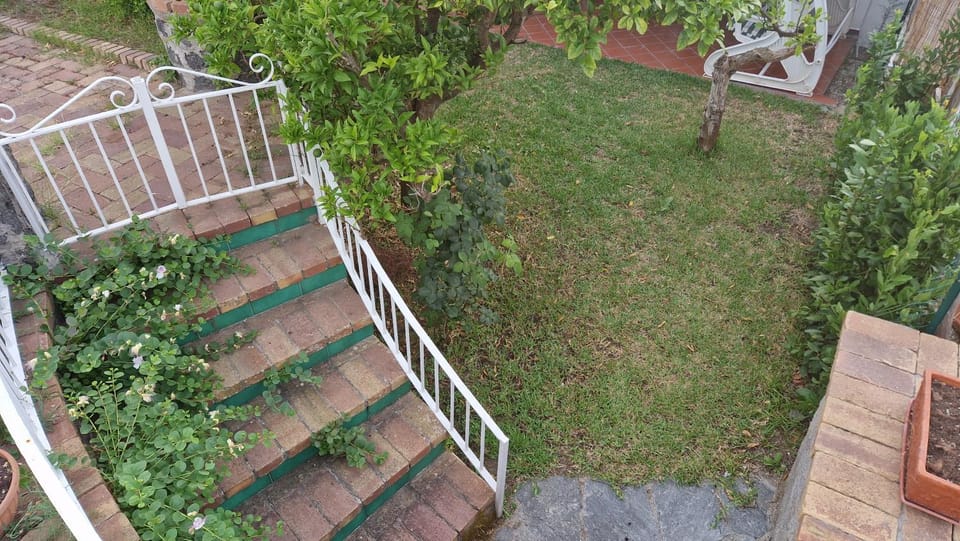 La Ginestra House in Ischia