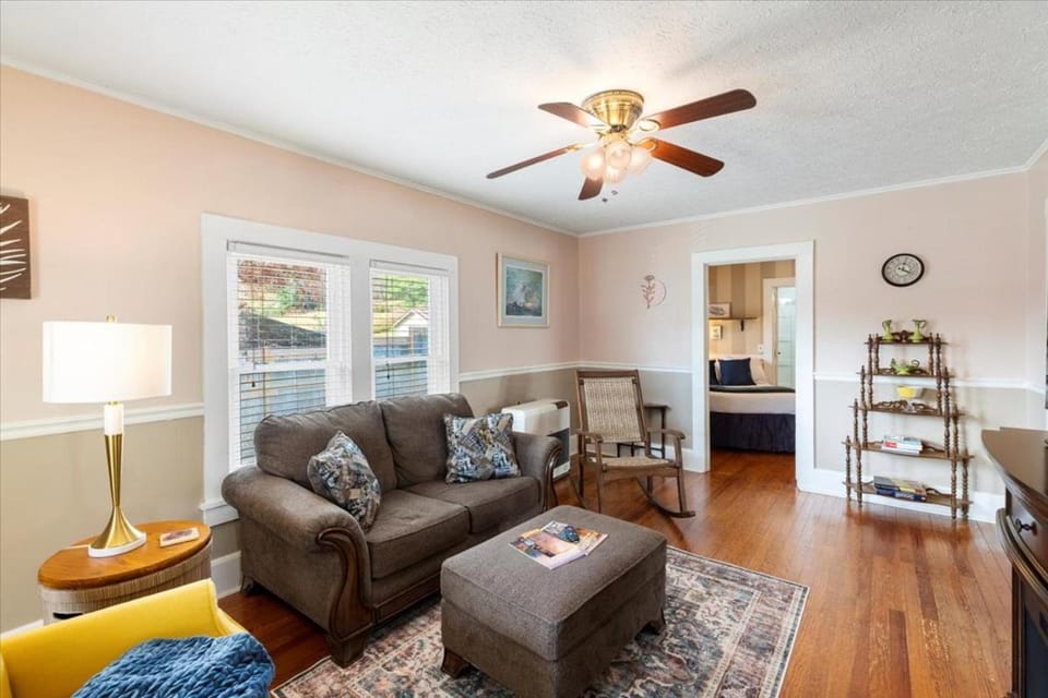 Charming Galax Retreat! Pet Friendly! Minutes from New River! Hill Haven House in Virginia