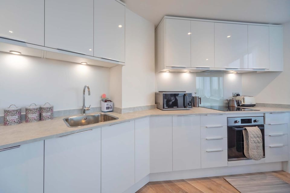 Bright 2BR Apartment at Trinity Point Apartment in Gravesend