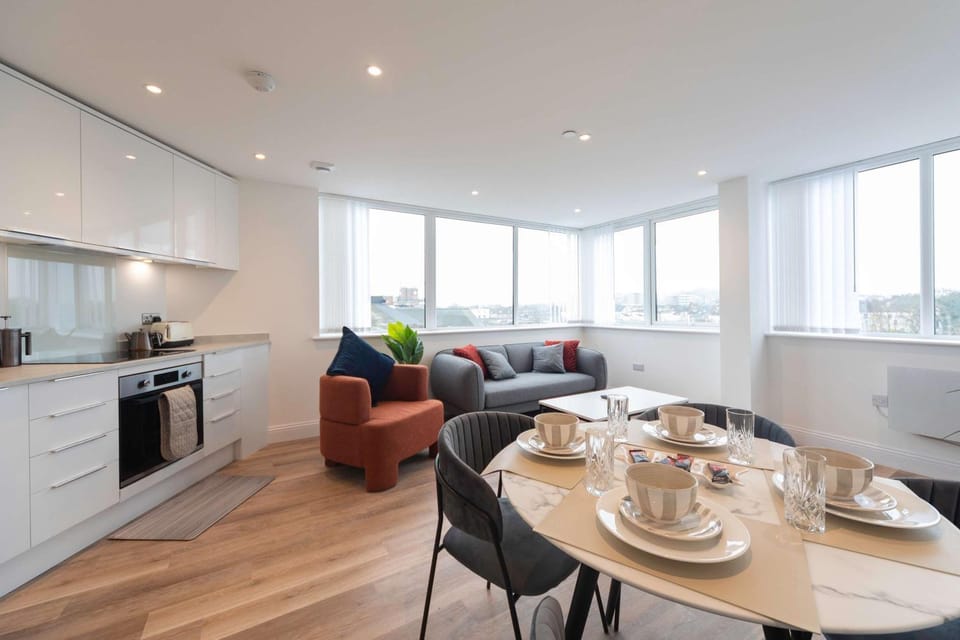 Bright 2BR Apartment at Trinity Point Apartment in Gravesend