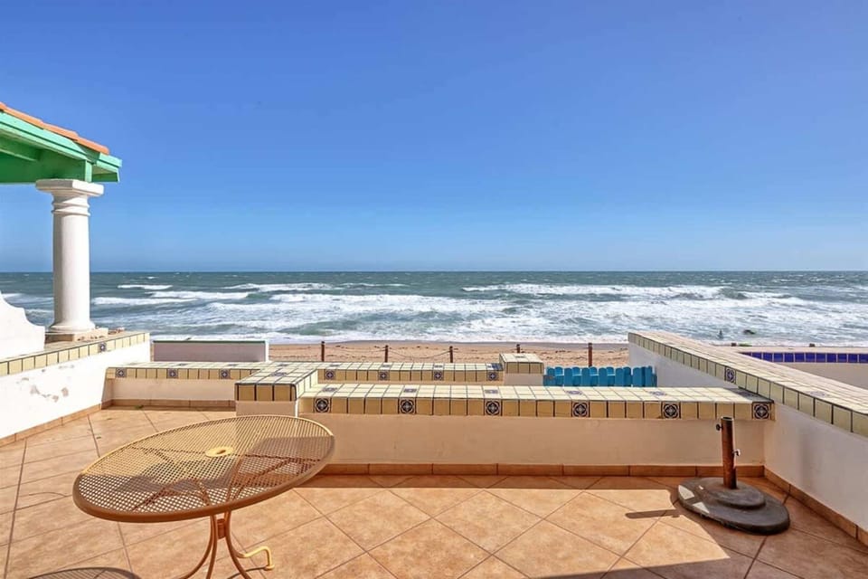 Cozy Beachfront Condo Las Olas II 10 House in Rocky Point