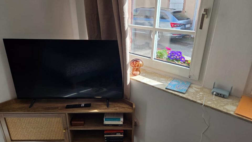 TV and multimedia, Decorative detail