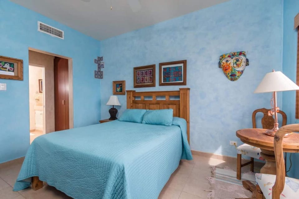 Serene & Warm 3rd Level Condo - Corona del Mar 302 House in Rocky Point