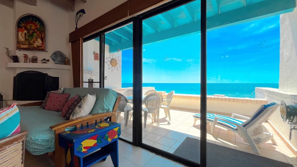Warm & Charming Beachfront Condo Las Olas II 8 House in Rocky Point