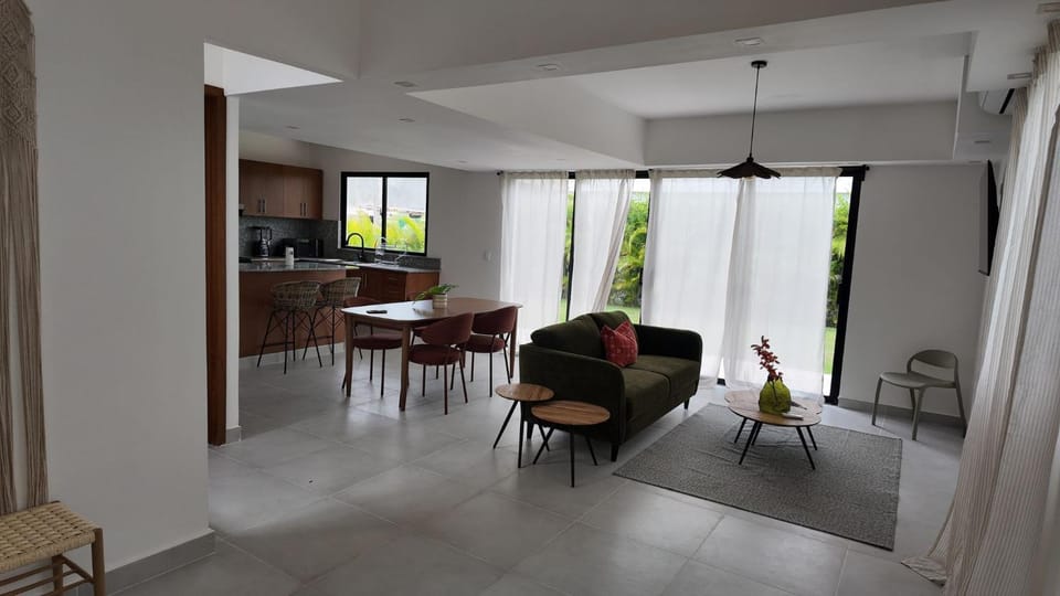 Living room, Dining area