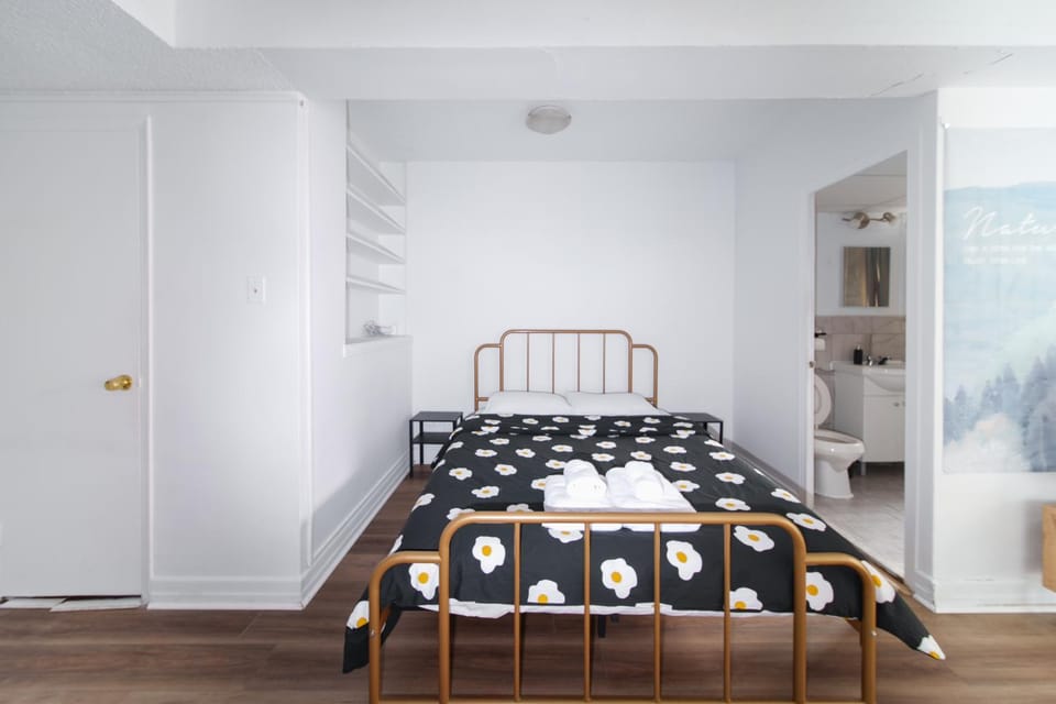 Studio in Center Downtown Apartment in Montreal