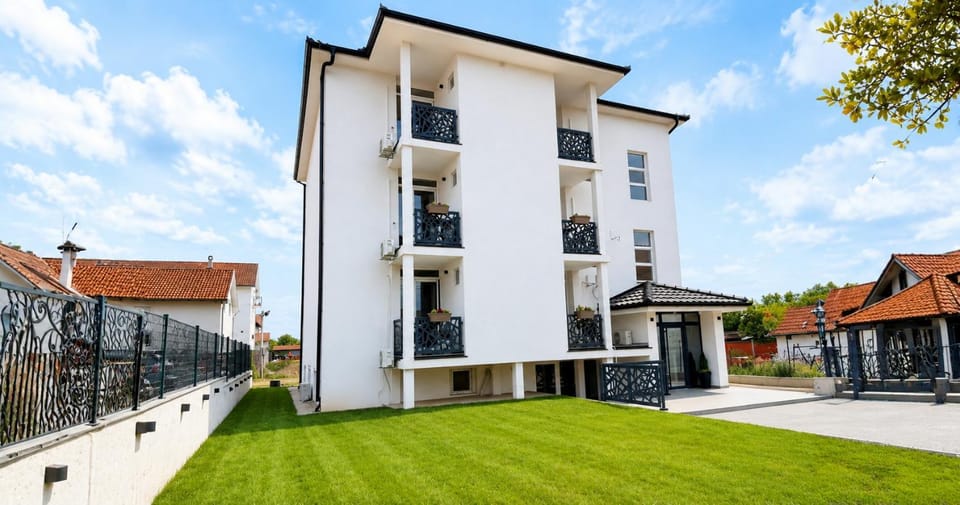 Property building, Garden