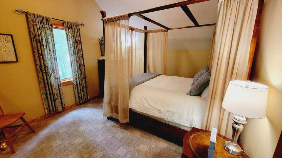 Raystown Roost a Mtn Retreat 5 mins to Boat Launch House in Raystown Lake