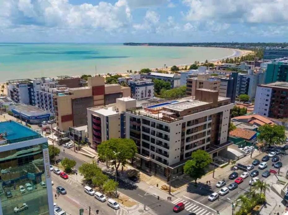 Sea view, Location