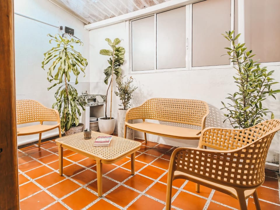 Living room, Seating area