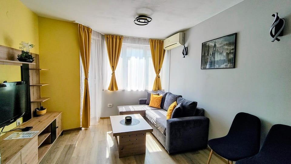 Golden Urban, до центъра и университета, бърз WiFi Apartment in Burgas