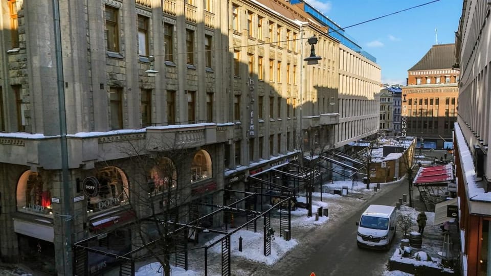4BR in City Centre w Quiet Windows & Stockmann 50m Apartment in Helsinki