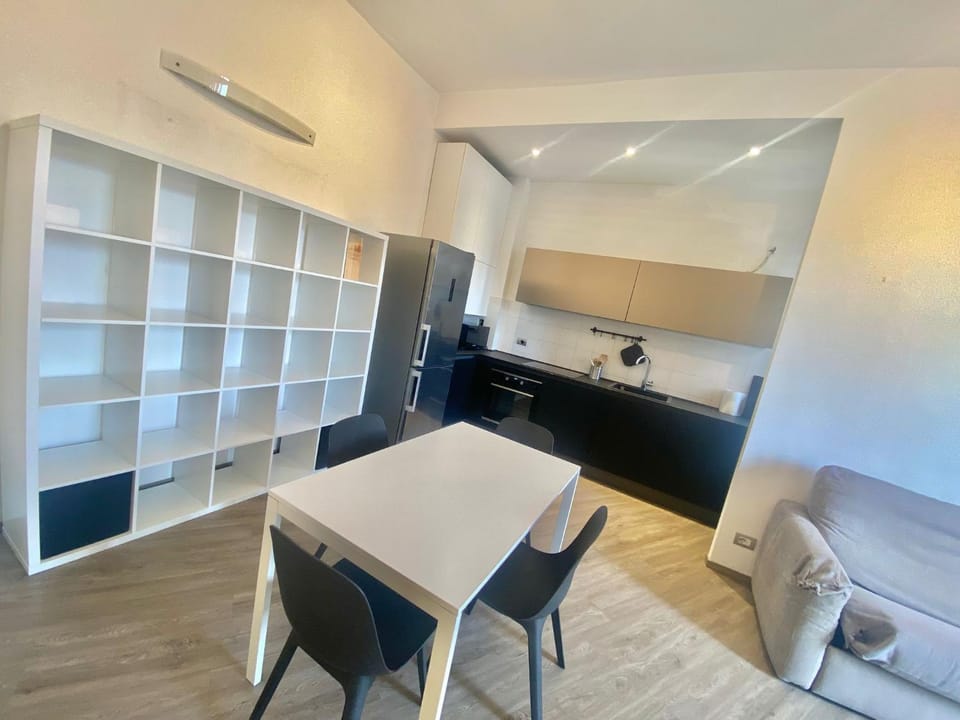 Palma Home, Elegante e Spaziosa nel cuore della Città di Milano, con Metropolitana M1 Gambara Apartment in Milan