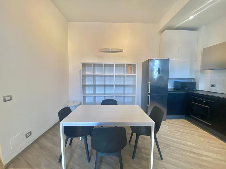 Palma Home, Elegante e Spaziosa nel cuore della Città di Milano, con Metropolitana M1 Gambara Apartment in Milan