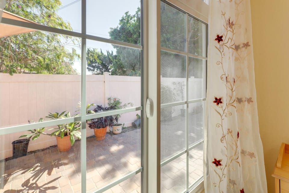 South Bay Sweet Spot By SoFi! Extended-Stay Studio Apartment in Gardena