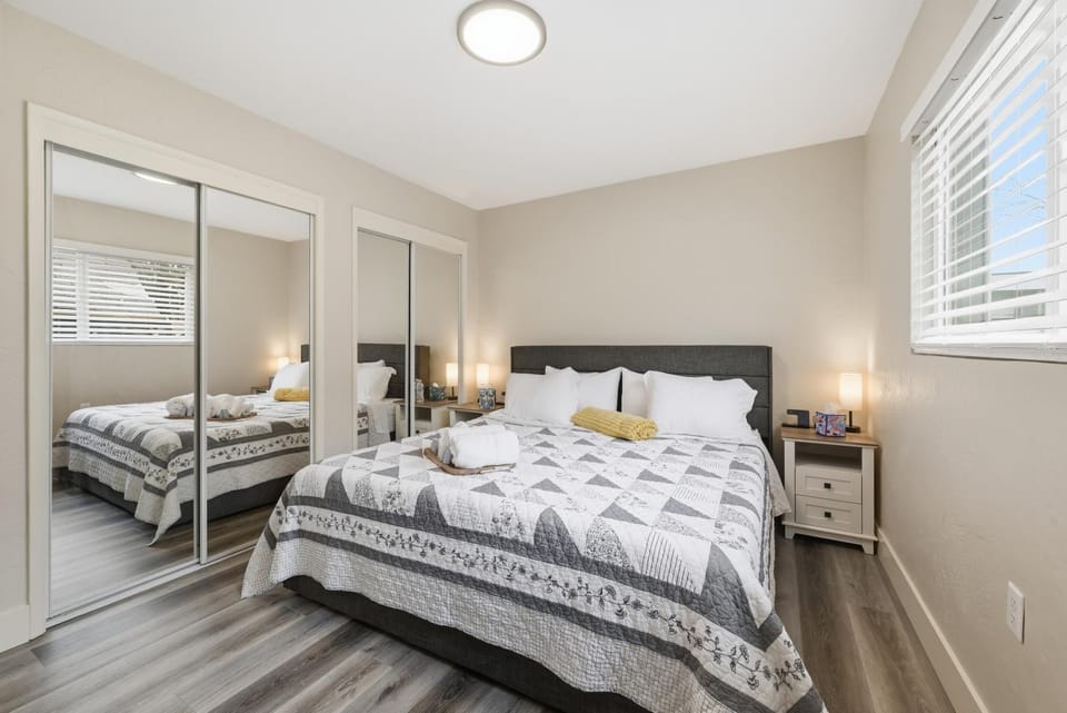 UO Downtown West University GuestFavorite Apartment in Eugene