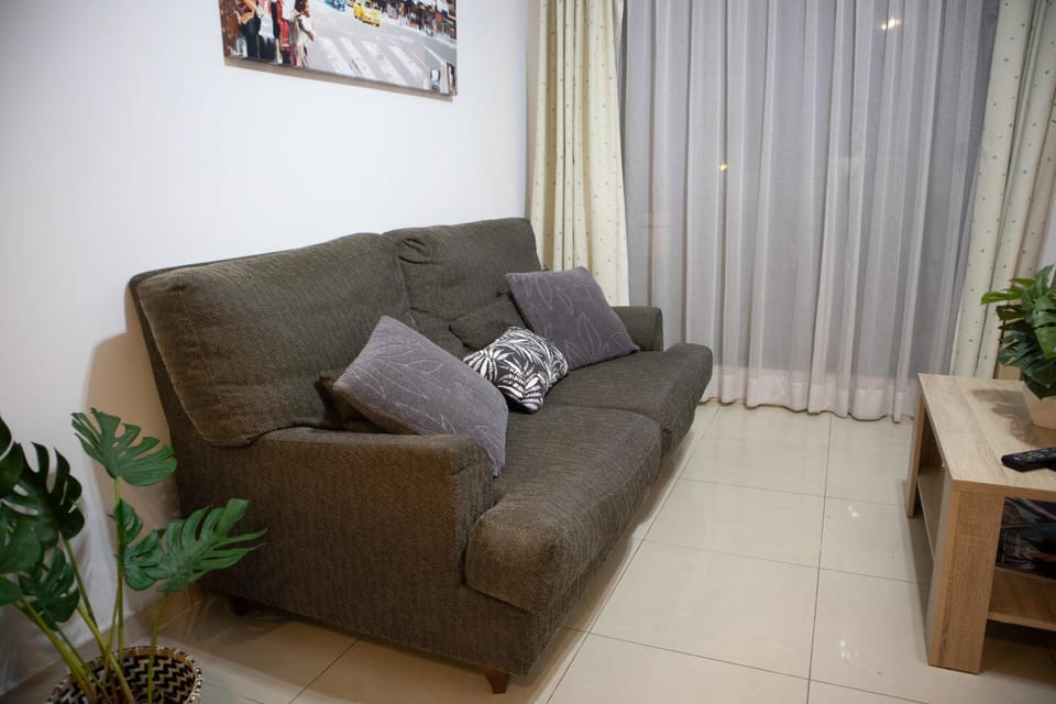 Spring, Winter, Summer, Living room, Seating area, Beach, Evening entertainment, Autumn, Street view, Supermarket/grocery shop, Entertainment, Entertainment, Family, flat iron, hair dryier, heating, internet, air conditioner
