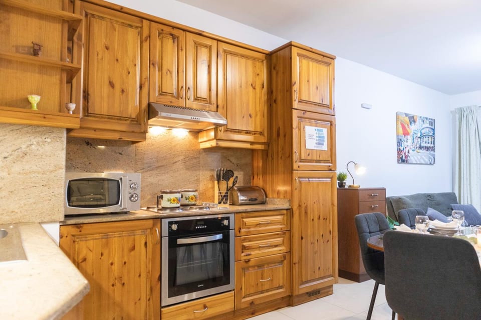 Kitchen or kitchenette, Dining area, Food, microwave, oven, stove, toaster