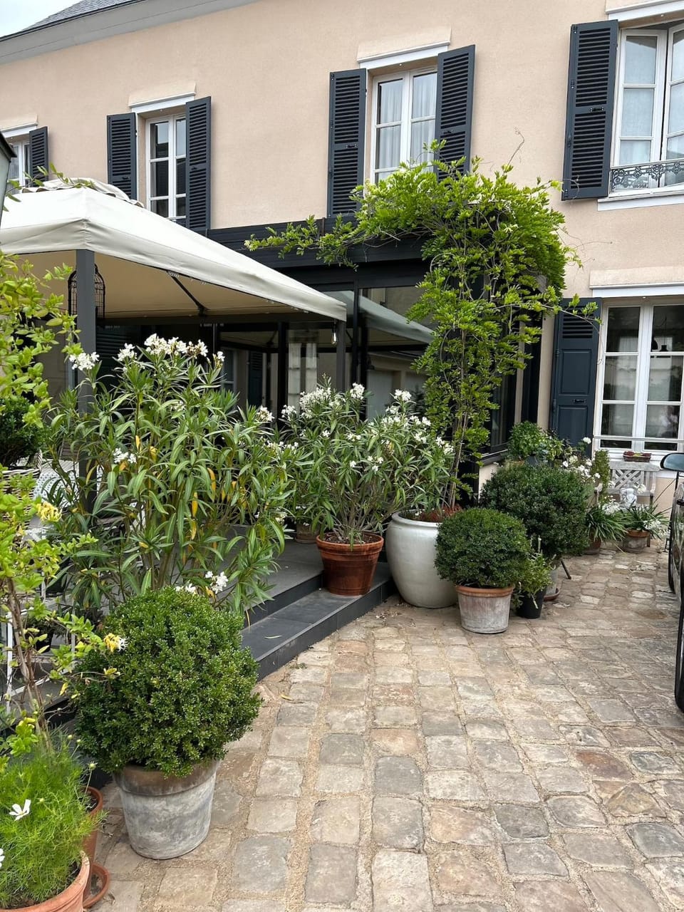 Le Jardin Cathedrale Bed and Breakfast in Chartres