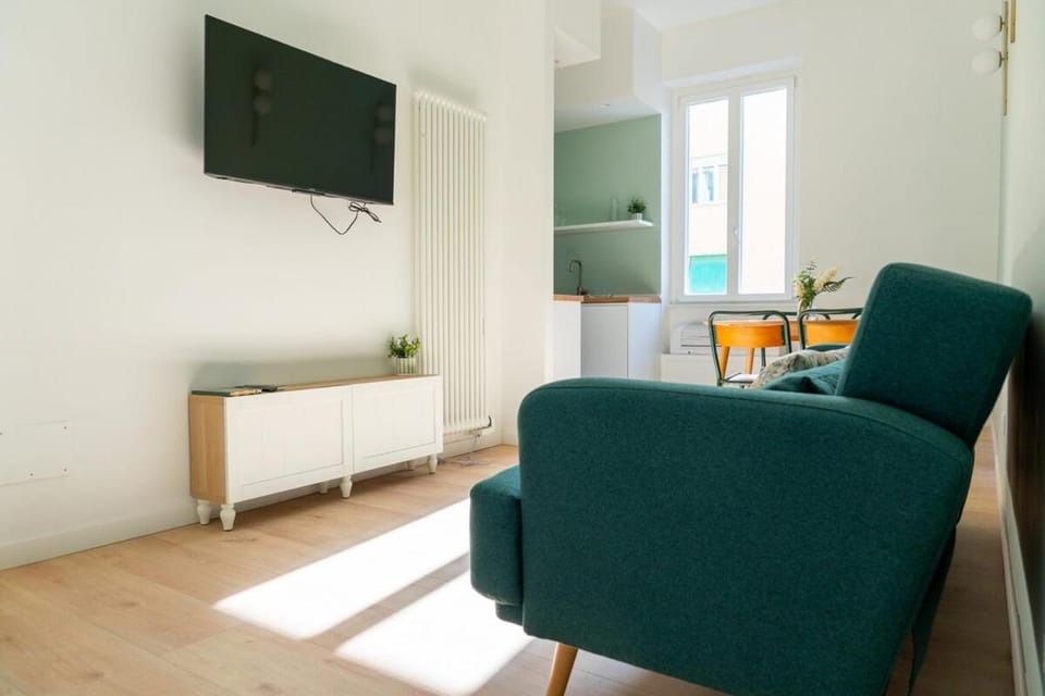 Near Colosseo Comfortable Stay in San Giovanni Apartment in Rome