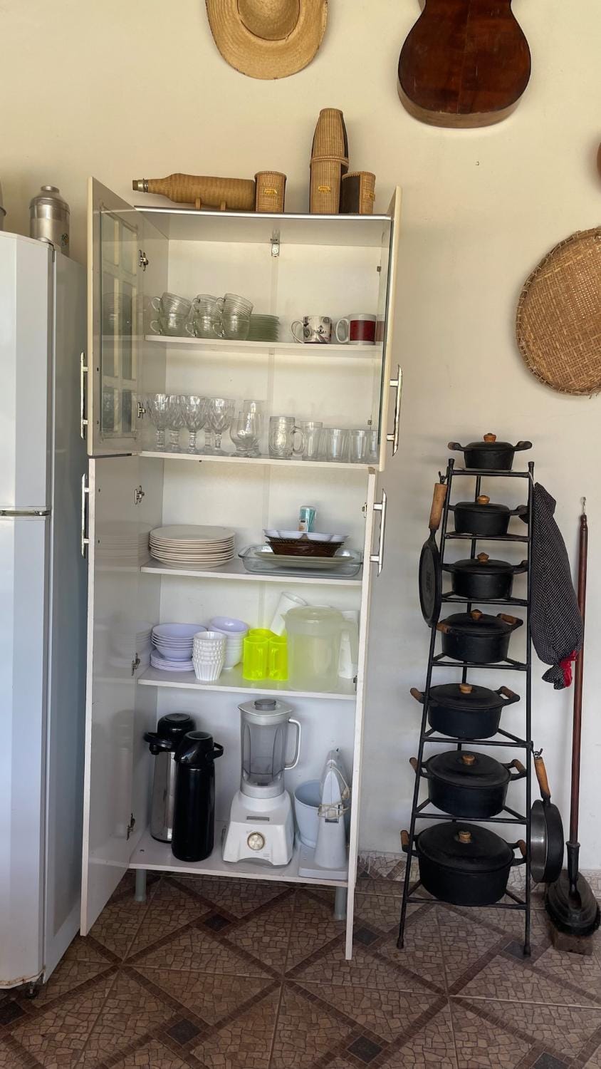 Kitchen or kitchenette, oven