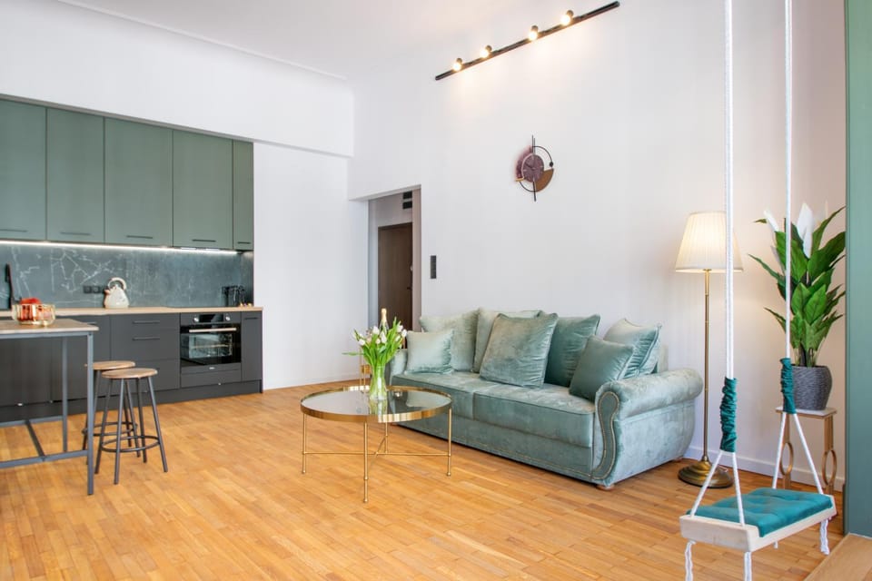 Vintage Green Studio MTP Sala Ziemi Stare Zoo Apartment in Poznan