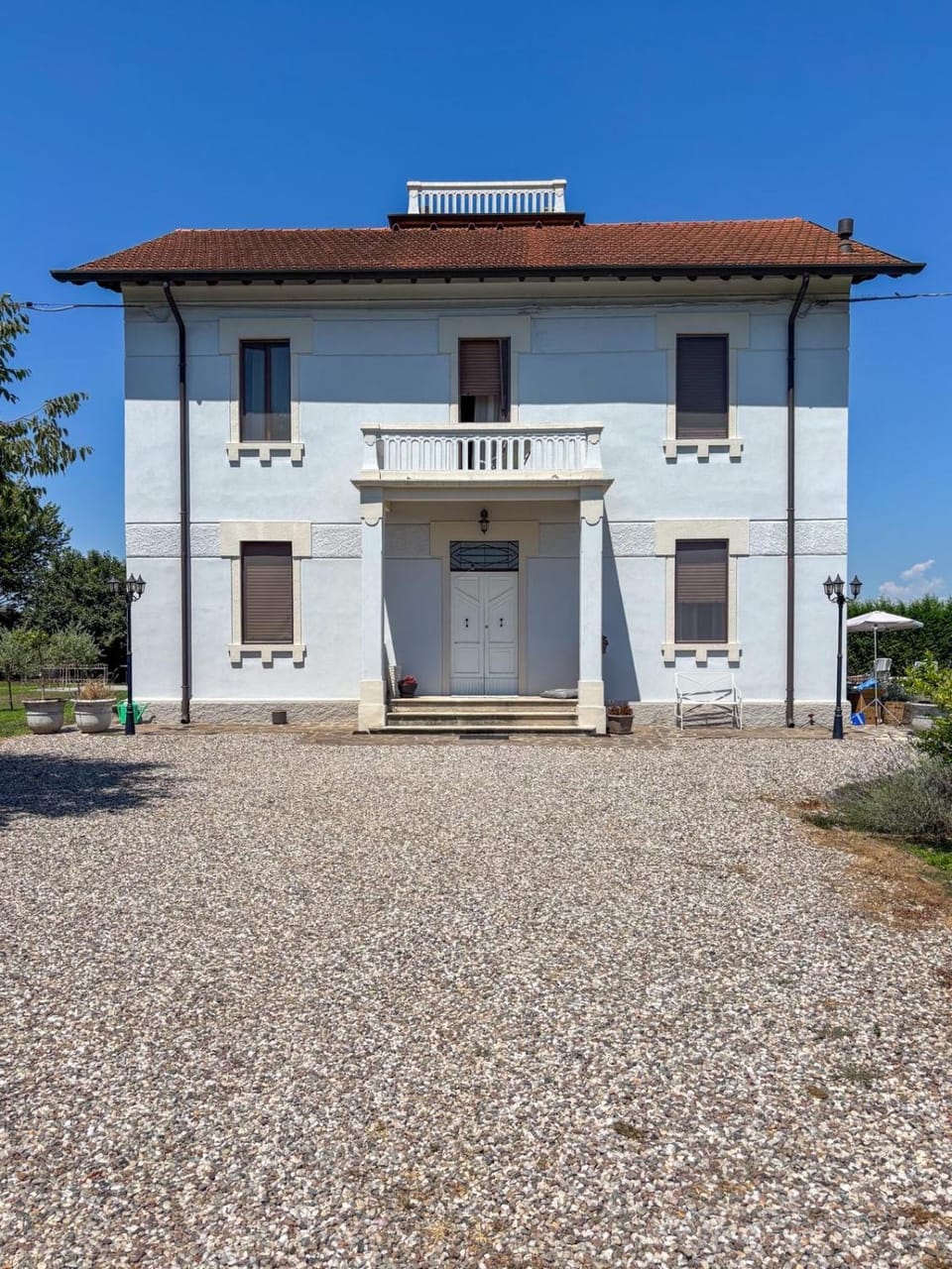 Facade/entrance, acessibility