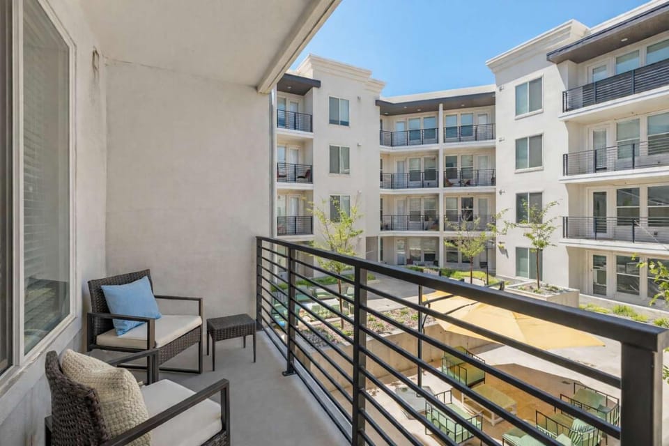 Central Salt Lake 2BR Suite Garage Parking Gym & Outdoor Fire Lounge Apartment in Salt Lake City