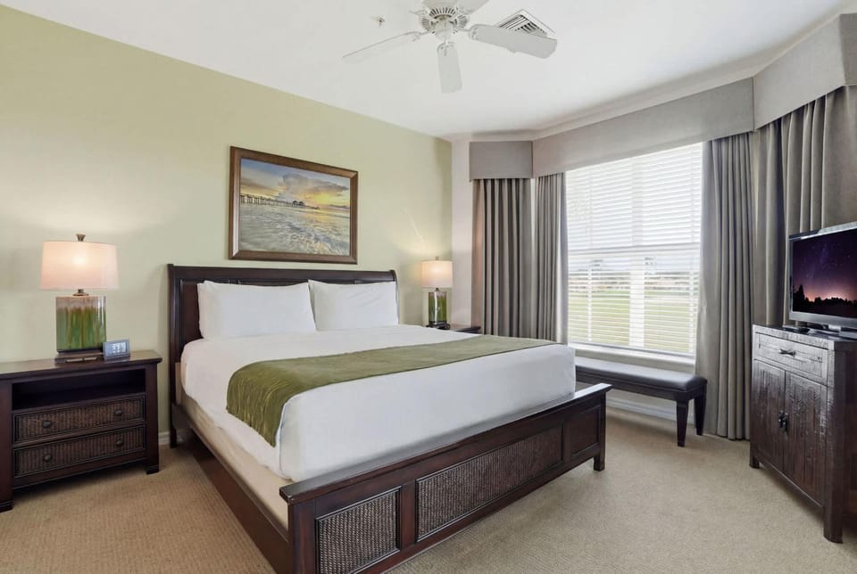 #1325 - Beautiful Golf Course Views - Sleeps 6 House in Lely Resort