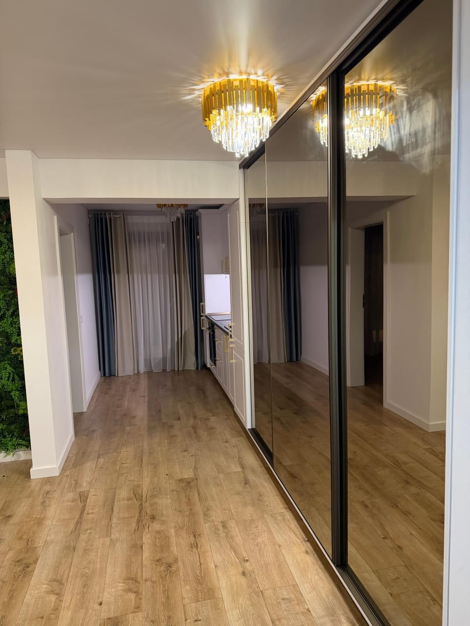 Apartament de Lux cu Terasă la Lac Rediu La 5 Minute de Moldova Mall Apartment in Romania