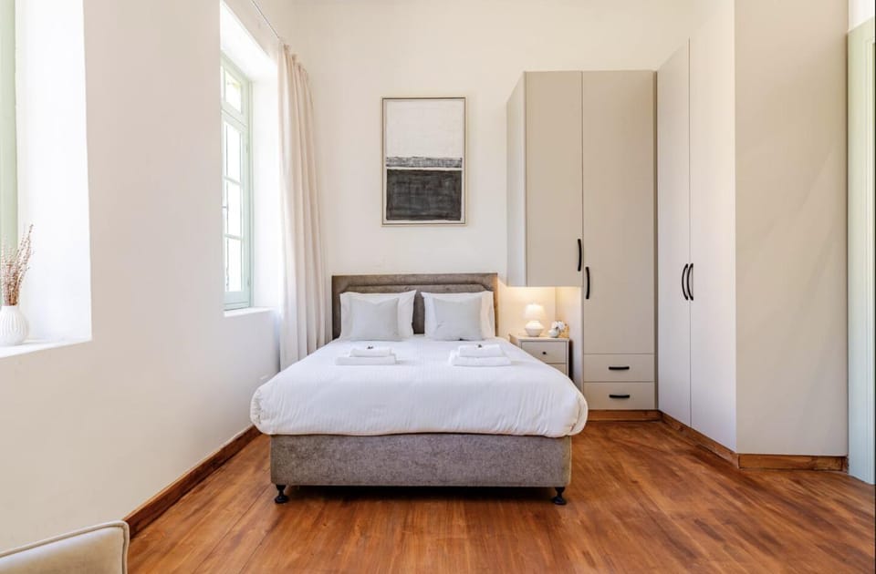 Bed, Photo of the whole room, Bedroom, towels, wardrobe