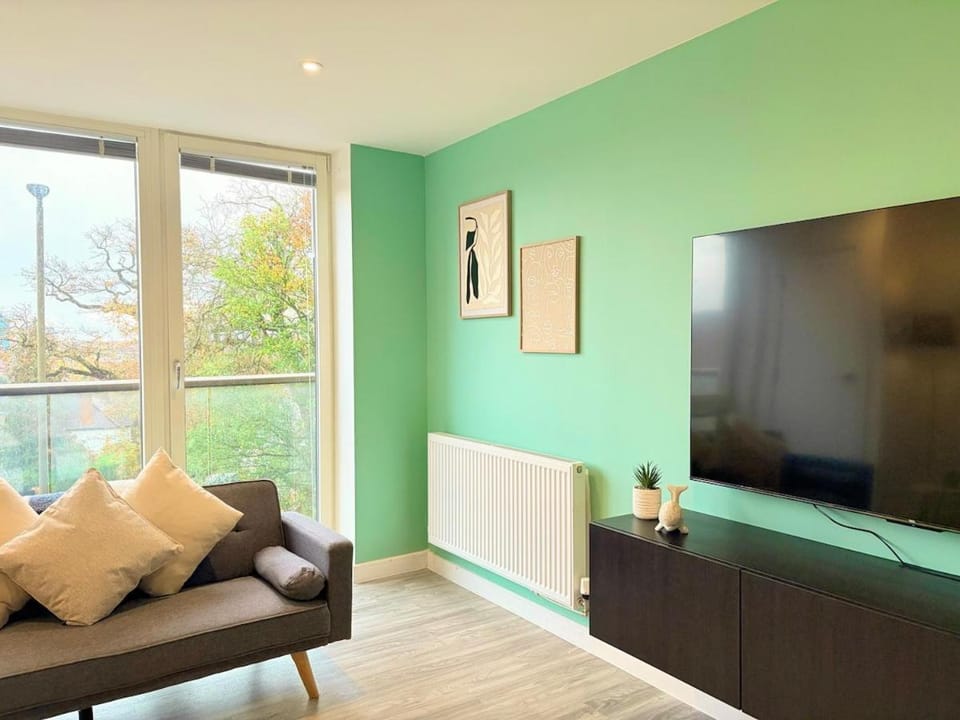 Bluebird Suites Greenbee Apartment in London
