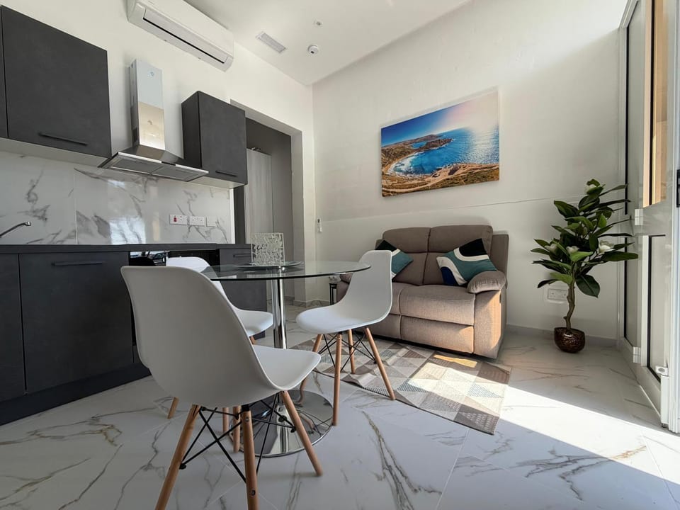 Kitchen or kitchenette, Living room, Dining area