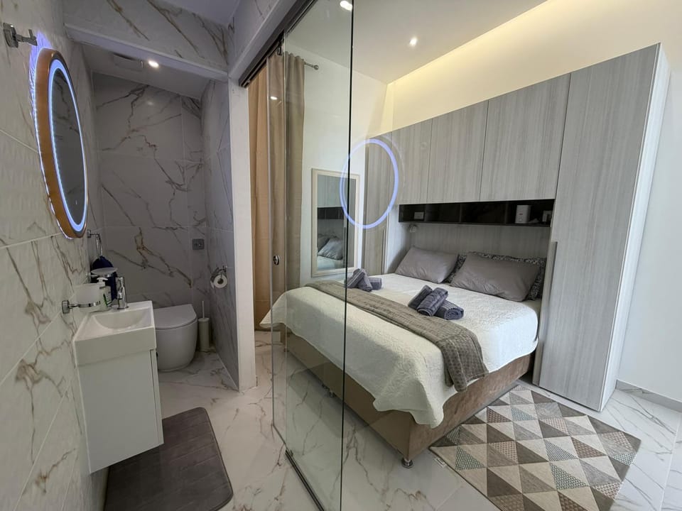 Bathroom, Bedroom